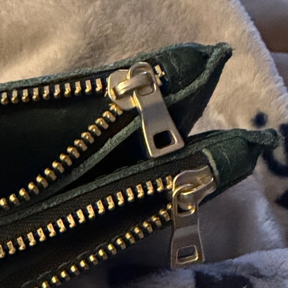 Portland Leather green Pebbled Zip Card Case with Gold Hardware - Picture 3 of 5